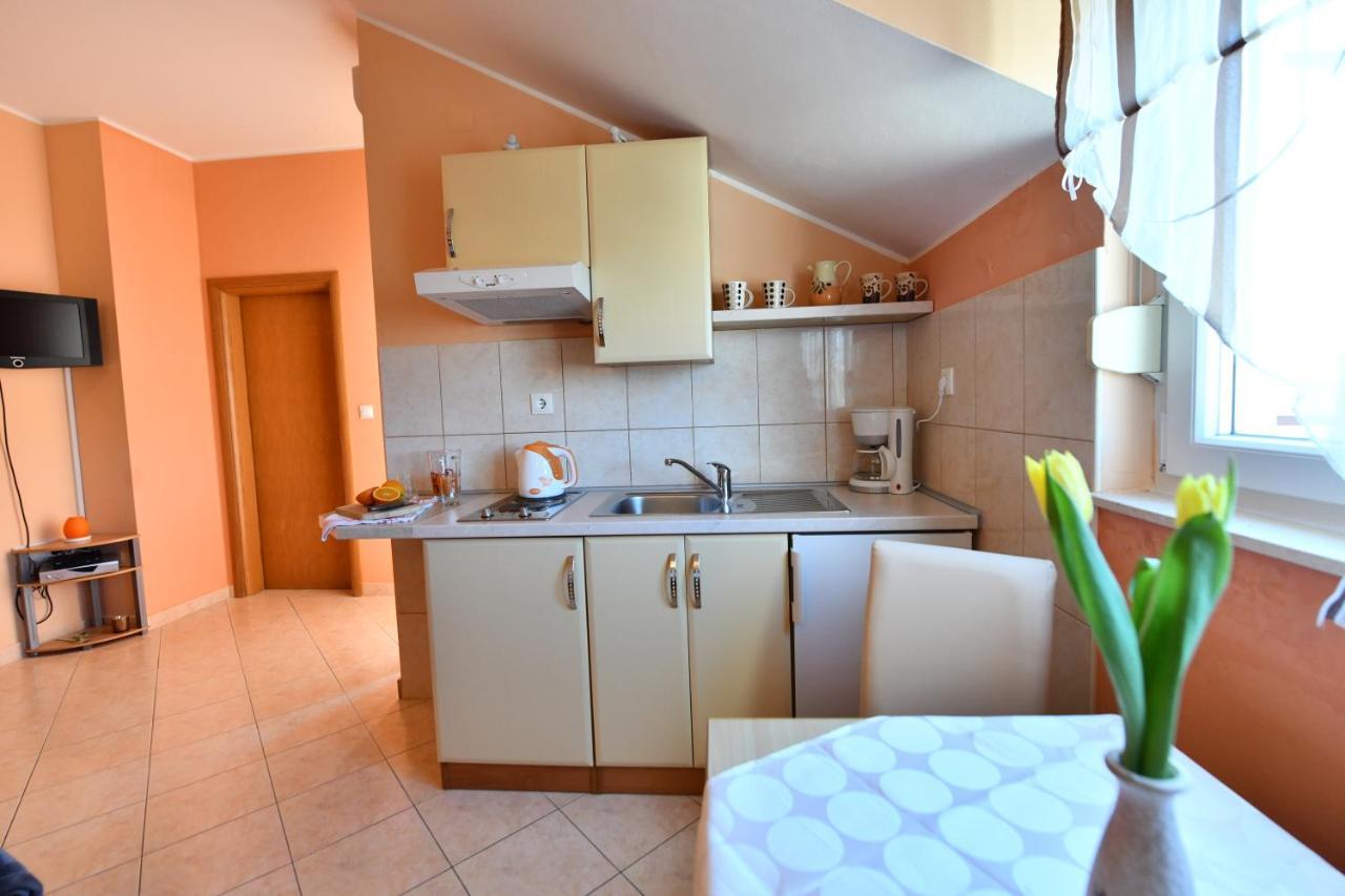 Apartments Villa Miranda Vodice Exteriör bild