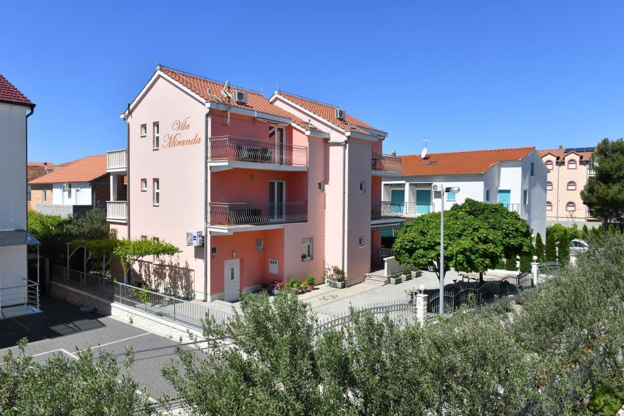 Apartments Villa Miranda Vodice Exteriör bild
