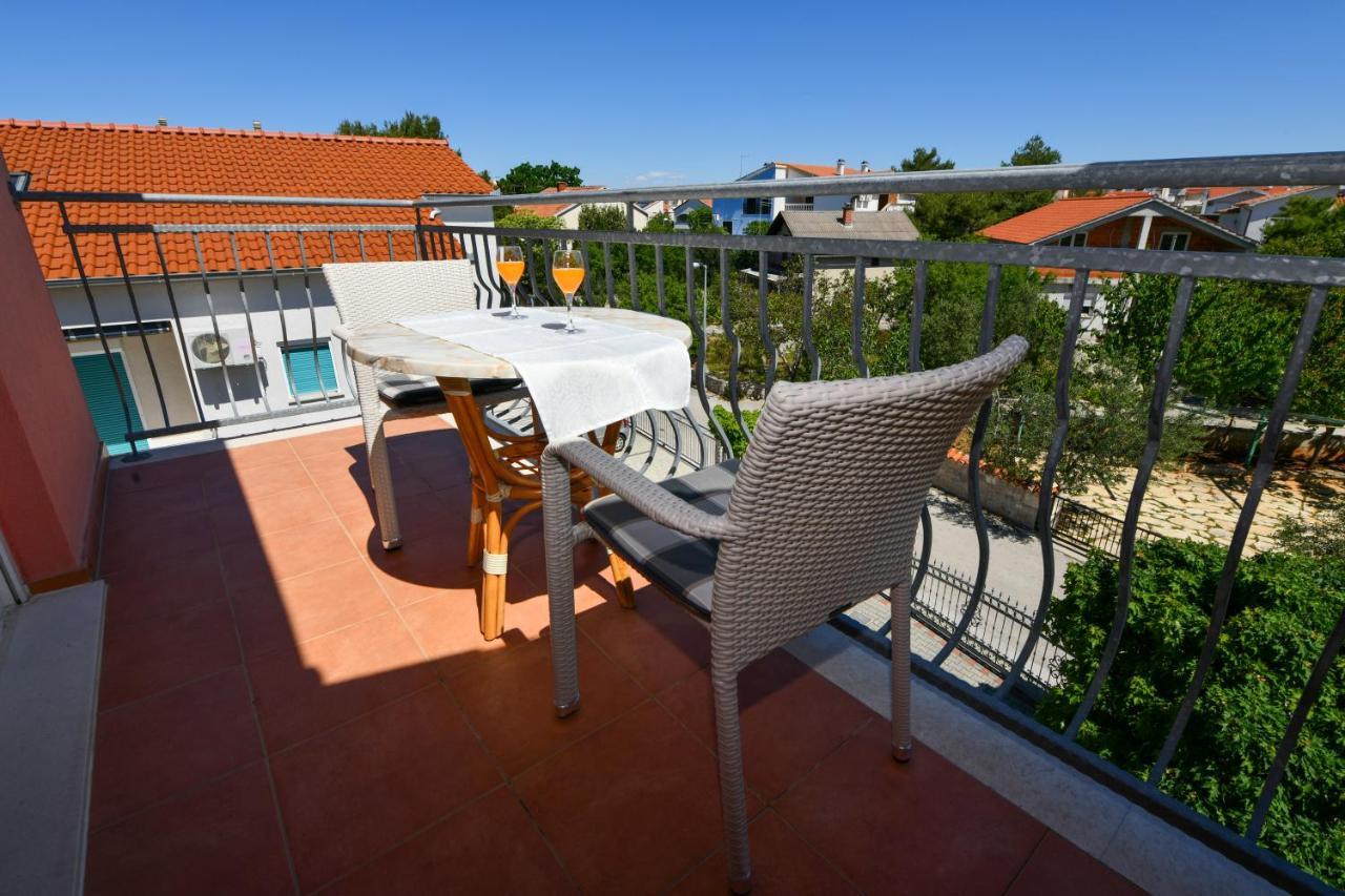 Apartments Villa Miranda Vodice Exteriör bild