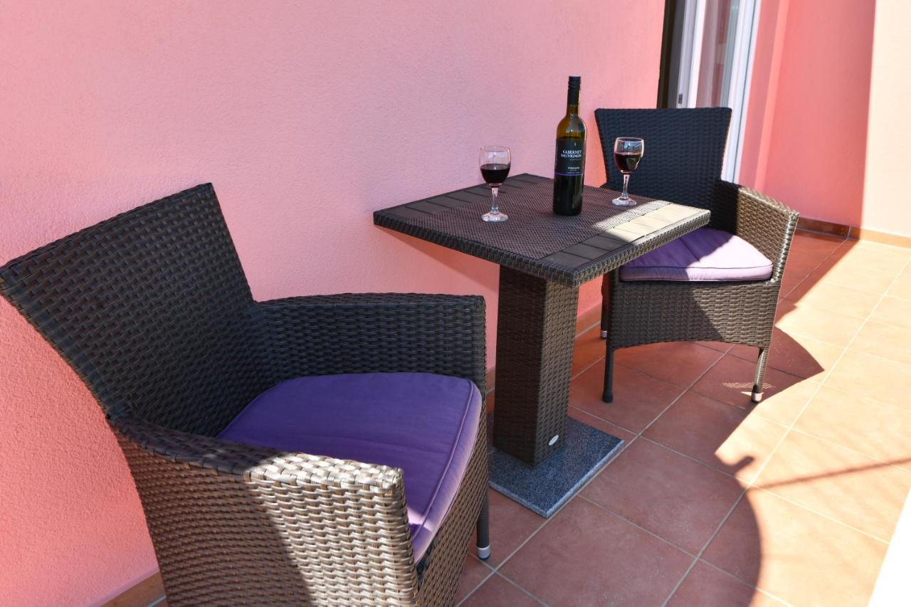Apartments Villa Miranda Vodice Exteriör bild