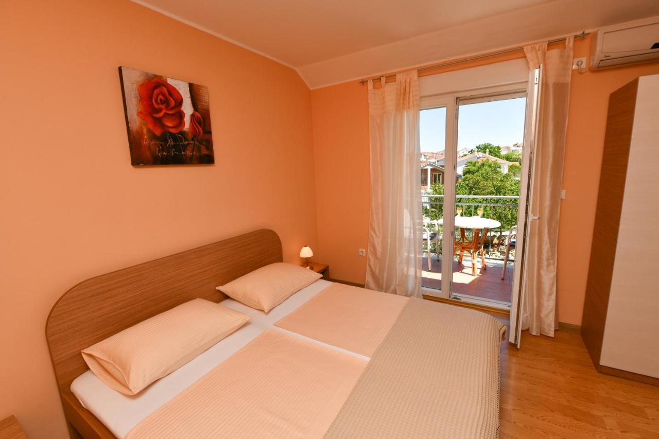 Apartments Villa Miranda Vodice Exteriör bild