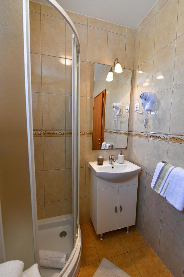 Apartments Villa Miranda Vodice Exteriör bild