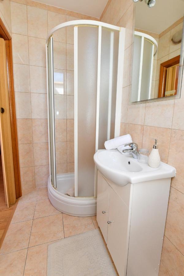 Apartments Villa Miranda Vodice Exteriör bild