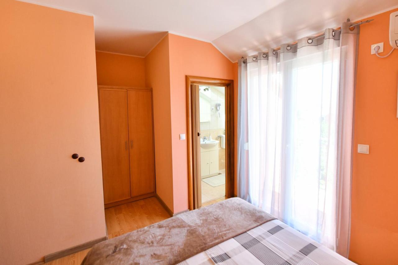 Apartments Villa Miranda Vodice Exteriör bild