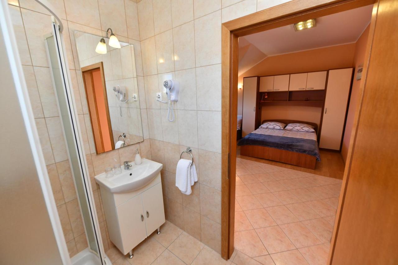 Apartments Villa Miranda Vodice Exteriör bild