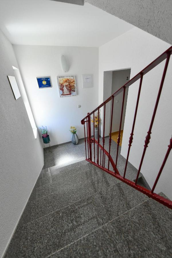 Apartments Villa Miranda Vodice Exteriör bild