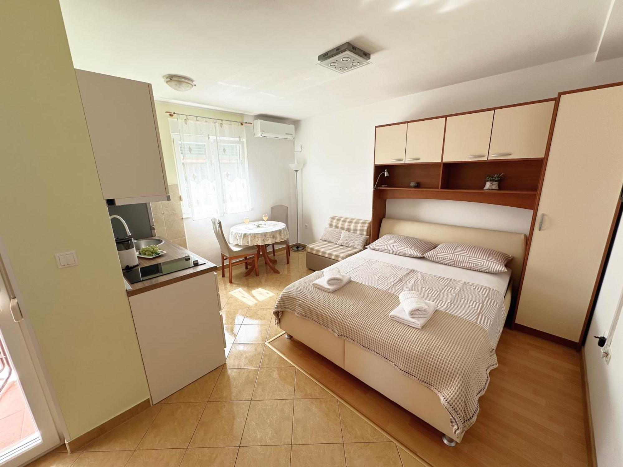 Apartments Villa Miranda Vodice Exteriör bild