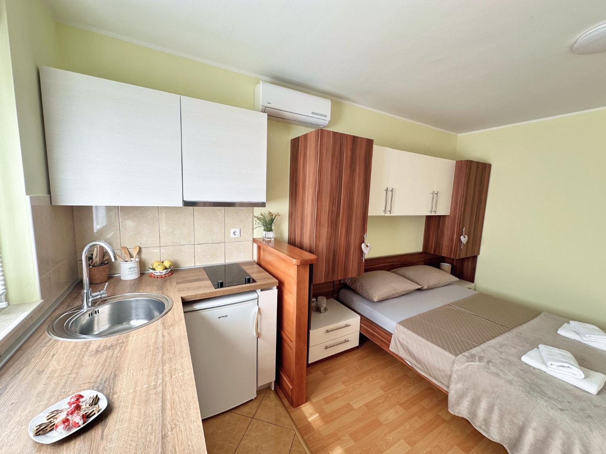 Apartments Villa Miranda Vodice Exteriör bild