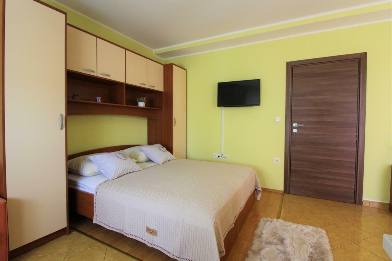 Apartments Villa Miranda Vodice Exteriör bild