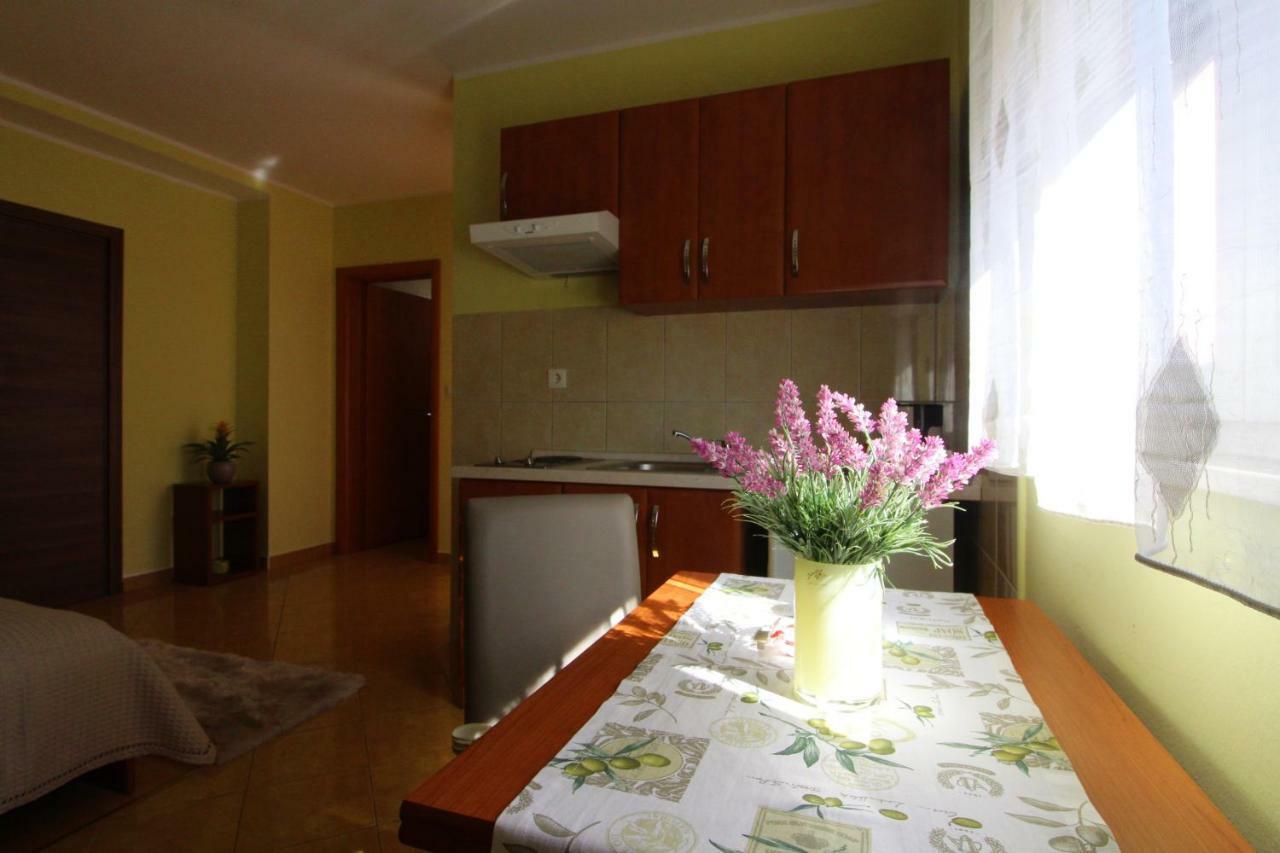 Apartments Villa Miranda Vodice Exteriör bild